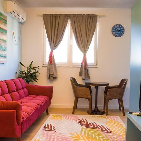 Bright Apartment Close To City Center Tirana Bagian luar foto