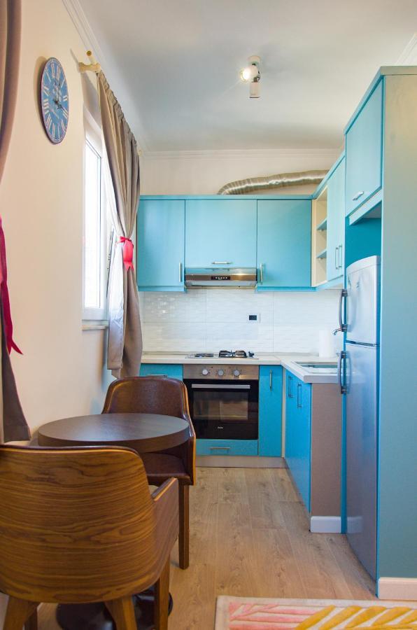 Bright Apartment Close To City Center Tirana Bagian luar foto